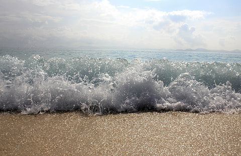волны, пляж, песок, солнечный свет, HD обои HD wallpaper