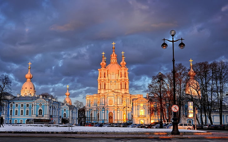 кафява църква, дървета, Санкт Петербург, смолна катедрала, фенер, HD тапет