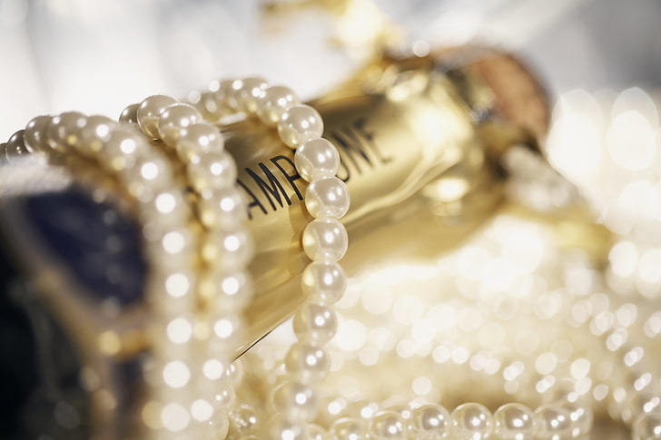 beaded white pearl necklace, pearl, beads, champagne, bokeh, foil, HD wallpaper