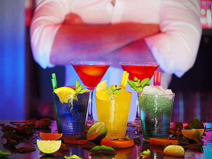 alcohol, bar, barman, bartender, cocktail glass, cocktails, cold, colors, cool, drink, drinking glass, drinks, event, fruit, glass, ice, juice, liquor, man, night, night life, nightclub, nightlife, party, refreshment, su, HD wallpaper HD wallpaper