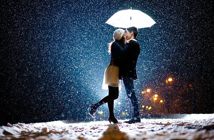 anak laki-laki, pasangan, gadis, cium, cahaya, cinta, malam, romantis, salju, payung, musim dingin, Wallpaper HD