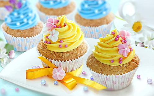 Cupcakes, blau, Cupcake, Lebensmittel, Süßigkeiten, gelb, rosa, Dessert, HD-Hintergrundbild HD wallpaper