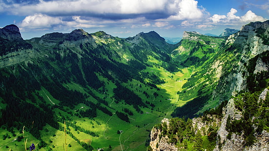 Fotografia aerea di montagne verdi durante il giorno, Valle di Giustino, Paesaggio, Alpi bernesi, Svizzera, HD, 4K, Sfondo HD HD wallpaper