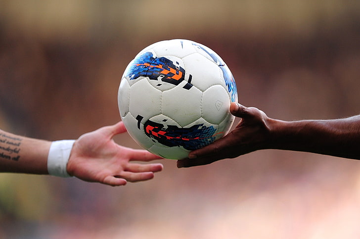 white and multicolored soccer ball, hands, The ball, Ball, Chelsea, Torres, Drogba, The Premier League, English League, EPL, HD wallpaper
