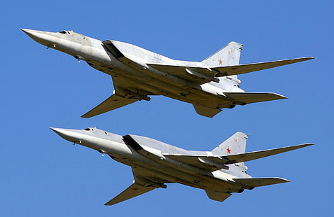 två grå flygplan, himlen, vingar, par, flyg, himmel, flygande, bombplan, par, Tupolev, supersonisk, ryska flygvapnet, långt, ryska flygvapnet, Tu-22, långt supersonisk bombplan, missil, HD tapet HD wallpaper