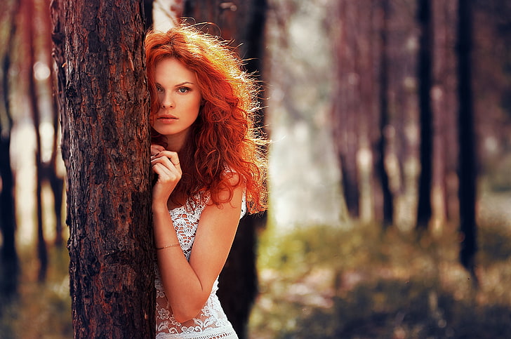 赤毛、自然、女性、モデル、木、長い髪、シースルーの服、白いドレス、屋外の女性、 HDデスクトップの壁紙