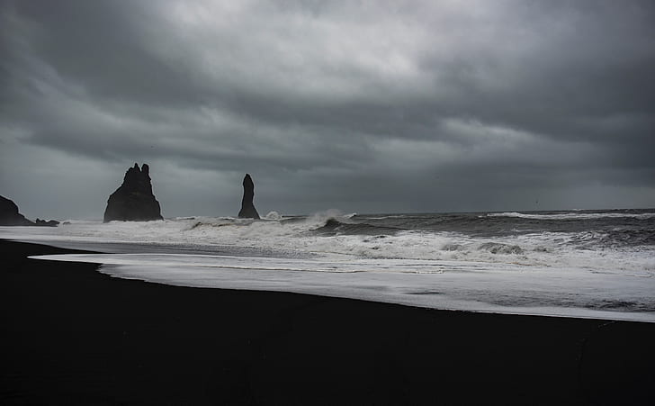 Штормовая погода, Волны, Черный песчаный пляж, Скалы, Природа, Пляж, Темный, Волны, Облачно, Холодная, Европа, Исландия, мрачный, бурная погода, HD обои