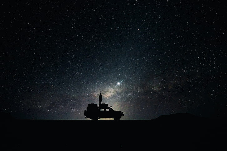 صورة ظلية شاحنة على الشارع أثناء الليل ، الطبيعة ، النجوم ، السيارة، خلفية HD