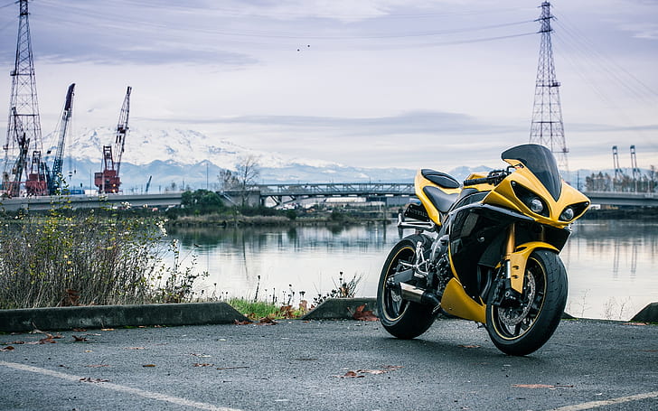 Motocicleta Yamaha YZF-R1 de color amarillo en Riverside, Yamaha, Amarillo, Color, Motocicleta, Riverside, Fondo de pantalla HD