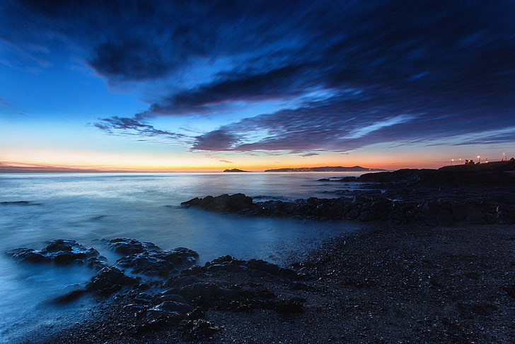 océano y orilla, mar, orilla, luces, amanecer, nubes, Fondo de pantalla HD