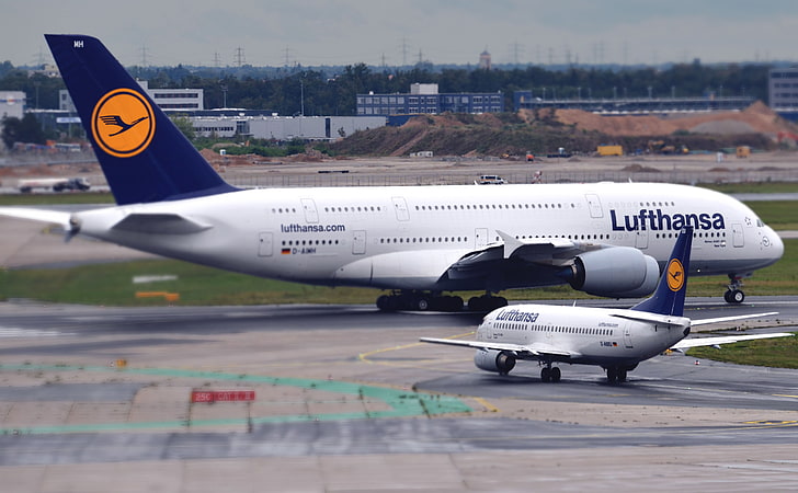 white Lufthansa airplane, The plane, Boeing, Aviation, A380, Lufthansa, Airbus, 737, Two, Runway, HD wallpaper