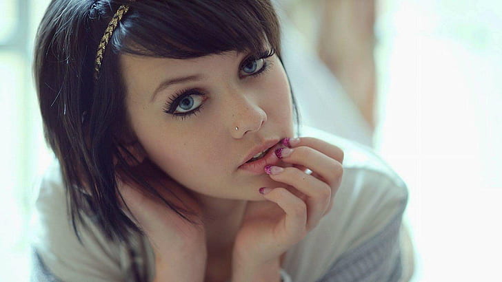 Melisa Clarke Nose Piercing HD, brunette, melisa clarke, kuku, tindik hidung, menusuk, Wallpaper HD