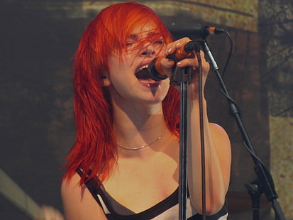 hayley williams paramore women music redheads celebrity singers music bands microphones Entertainment Music HD Art , paramore, Hayley Williams, HD wallpaper HD wallpaper