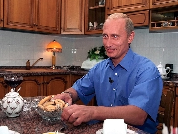 camisa de colarinho de botão azul masculina, cozinha, Vladimir Putin, bagels, HD papel de parede
