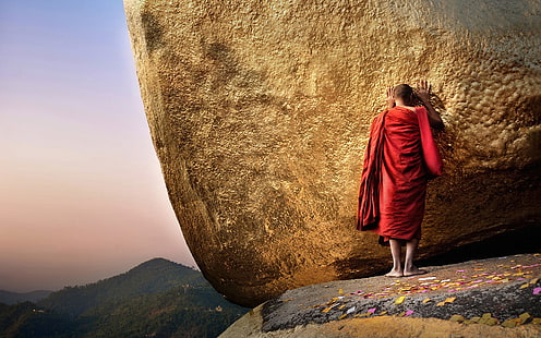 мужское красное платье касая, будда, пагода чайттийо, золотой холм, монах, бирма, мьянма, HD обои HD wallpaper