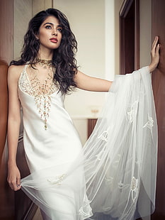 Pooja Hegde, mulheres, atriz, modelo, indiana, morena, cabelos escuros, vestido branco, mulheres dentro de casa, HD papel de parede HD wallpaper
