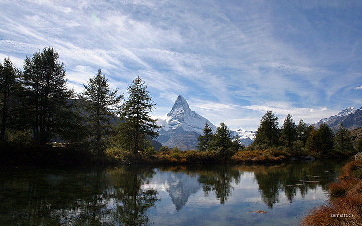 جبل وبحيرة وأشجار وجبال وبحيرة ماترهورن ، سويسرا ، جبال الألب ، المناظر الطبيعية ، الطبيعة، خلفية HD