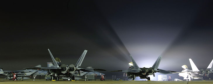 ثلاث طائرات بيضاء ، طائرات من طراز F-22 Raptor، خلفية HD