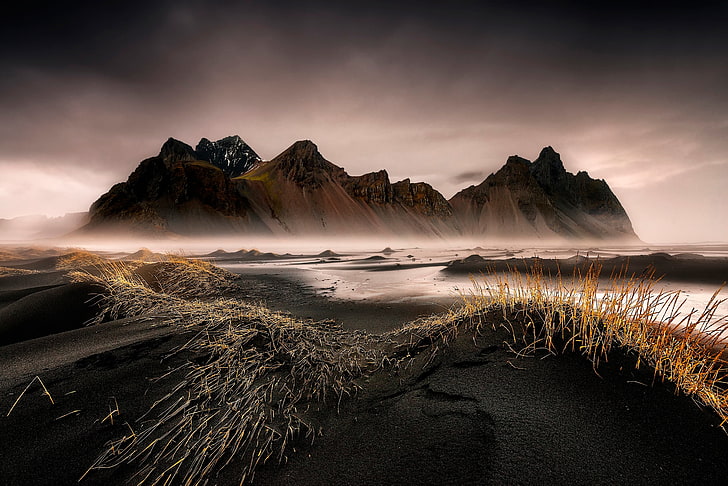 brunt berg, Island, Stokksnes, svart sand, HD tapet