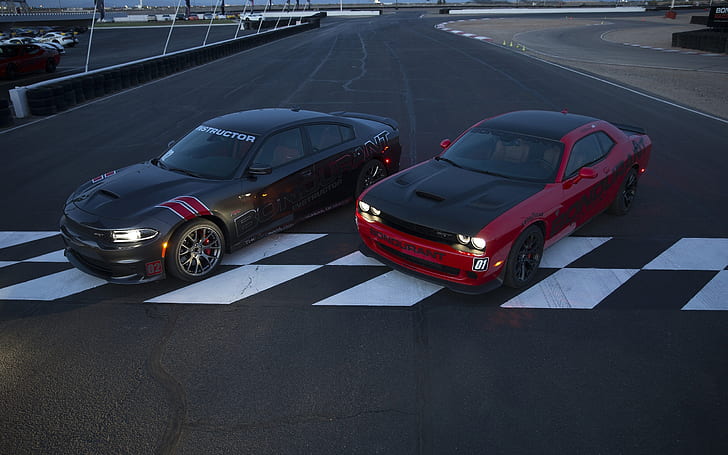 Mobil Dodge Challenger SRT, dua supercar, charger menghindar hitam;penantang menghindar merah, menghindar, penantang, mobil, dua, supercar, Wallpaper HD