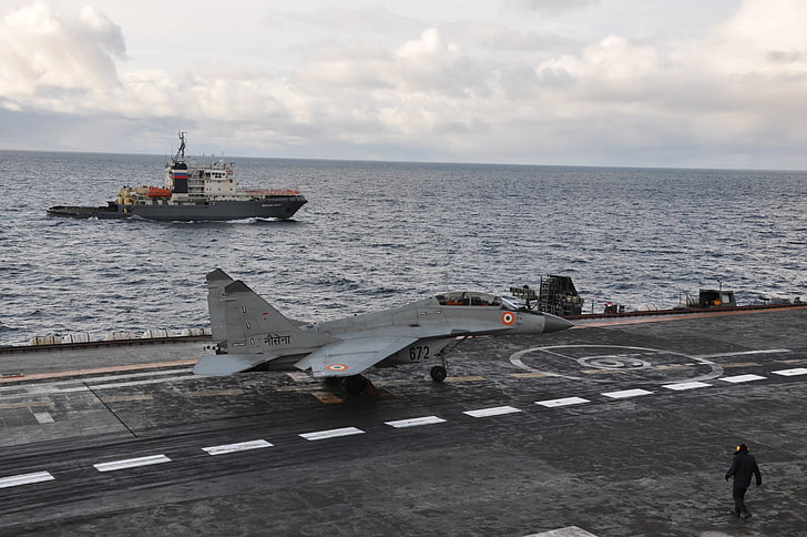 облака, океан, палуба, авианосец, подготовка к взлету, МиГ-29 КУБ, МиГ-29 КУБ, ВВС Индии, HD обои