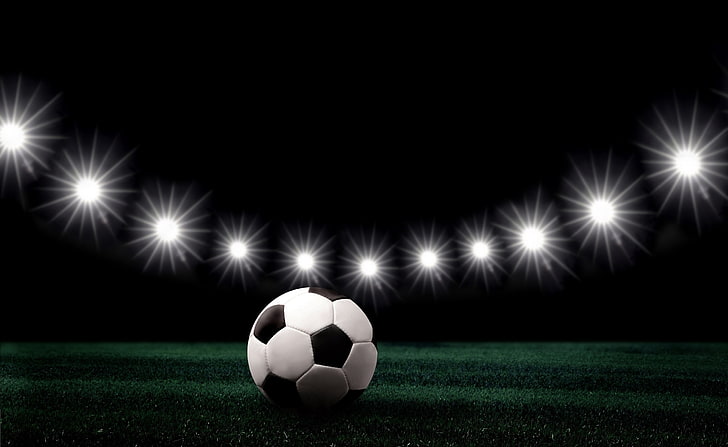 Soccer Stadium at Night HD Wallpaper, balón de fútbol blanco y negro,  Deportes, Fondo de pantalla HD | Wallpaperbetter