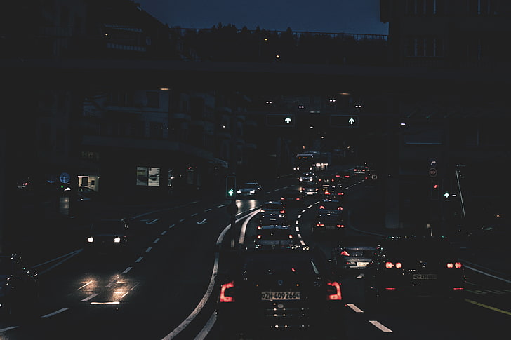 รถสีดำ, เมืองกลางคืน, ไฟเมือง, รถยนต์, การจราจร, ถนน, วอลล์เปเปอร์ HD