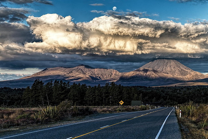 pegunungan, gunung, gunung berapi, awan, matahari terbenam, jalan, jalan raya, hutan, Selandia Baru, Bulan, alam, lanskap, Wallpaper HD