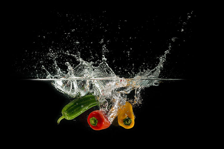 close up, cold, color, drop, food, green, hdr, immersion, liquid, peppers, red, splash, vegetables, water, water splash, wet, yellow, HD wallpaper