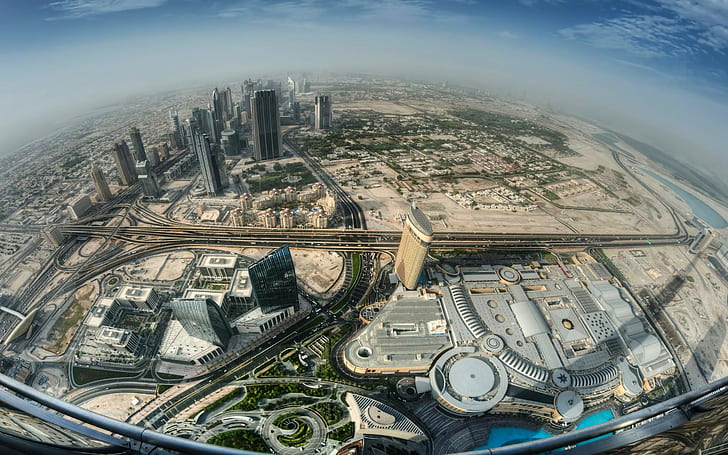 Пейзаж, небостъргач, магистрала, градски пейзаж, архитектура, обектив с рибешко око, мъгла, Дубай, Обединени арабски емирства, градски, балкони, сиви сгради и синьо небе, пейзаж, небостъргач, магистрала, градски пейзаж, архитектура, обектив с рибешко око, мъгла, Дубай, Обединени арабски емирства, градски, HD тапет