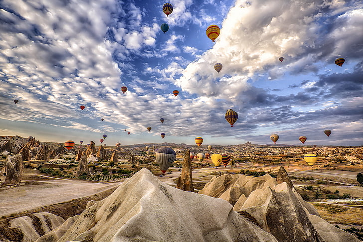 разноцветные воздушные шары, небо, облака, горы, воздушный шар, скалы, Турция, Каппадокия, HD обои
