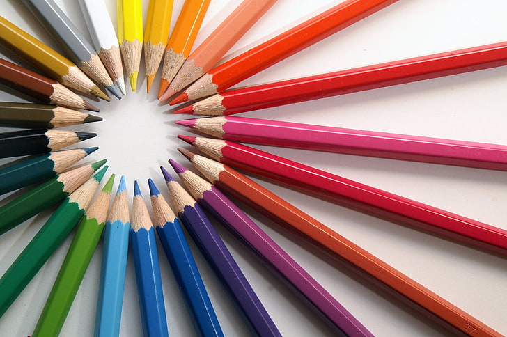 مجموعة أقلام ملونة متنوعة ، ألوان ، طلاء ، قوس قزح ، أقلام رصاص ، خلفية بيضاء، خلفية HD