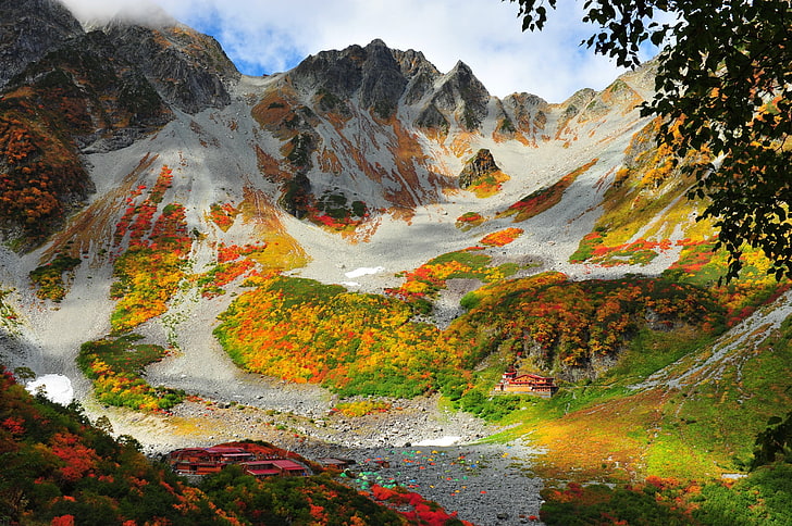 graue Berge, Natur, Landschaft, Bäume, Gras, Herbst, bunt, Berge, Haus, Zelt, Rock, Wolken, Blätter, Tal, Mount Hotakadake, HD-Hintergrundbild