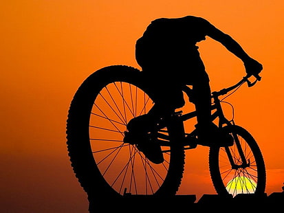 ゴールデンアワーの壁紙、スポーツ、サイクリング中に自転車に乗る人のシルエット、 HDデスクトップの壁紙 HD wallpaper