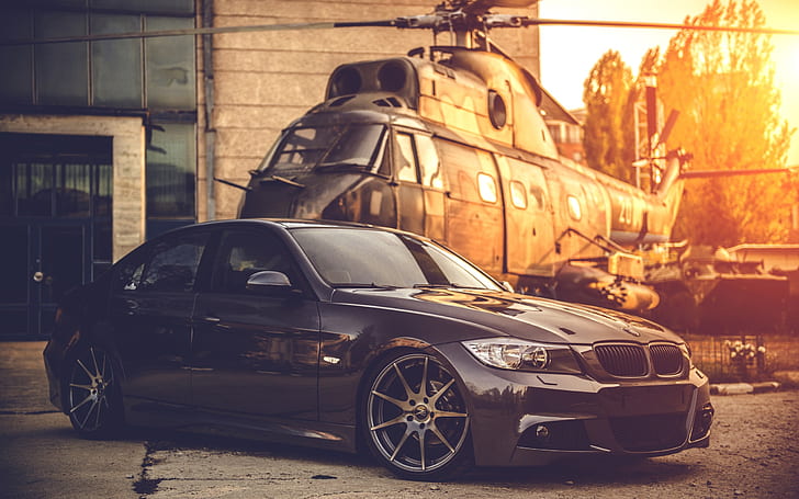 BMW E90 voiture, hélicoptère, coucher de soleil, BMW, voiture, hélicoptère, coucher de soleil, Fond d'écran HD
