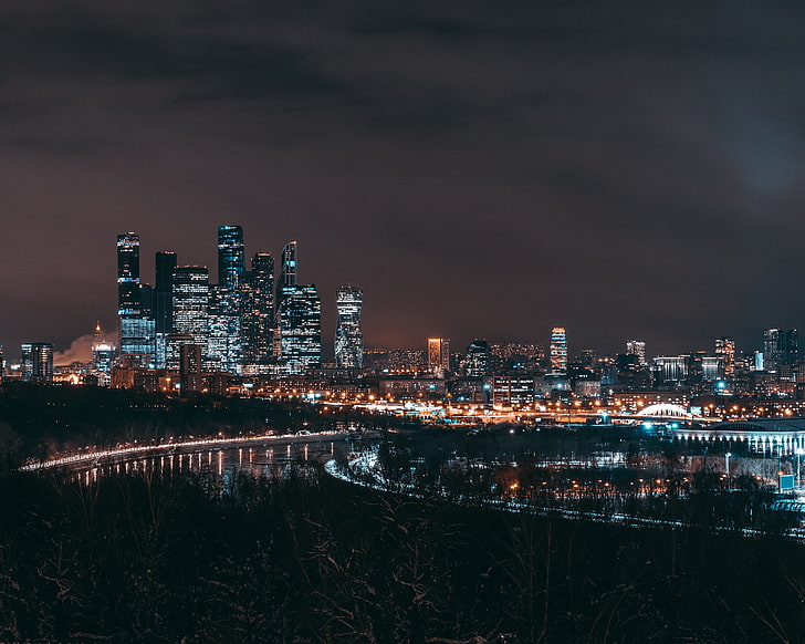 مباني المدينة ، المدينة ، موسكو ، روسيا ، الأضواء ، الليل، خلفية HD