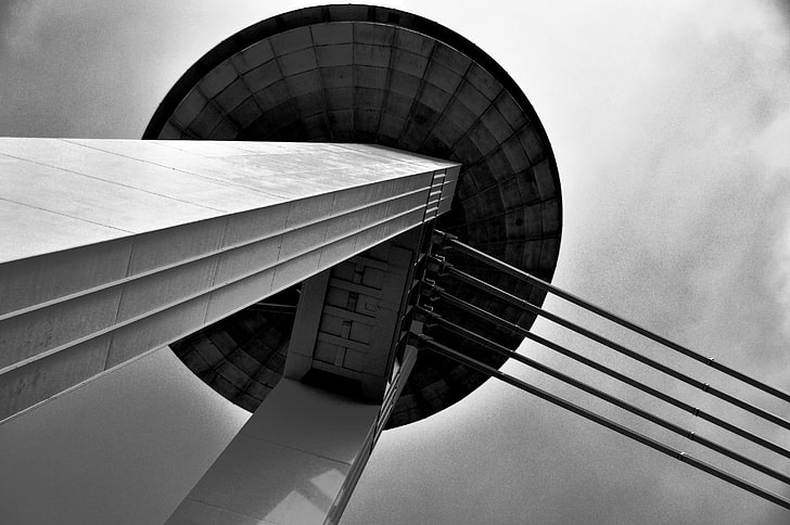 CN Tower, architecture, bridge, Bratislava, Slovakia, monochrome, ropes, UFO, sky, worm's eye view, HD wallpaper