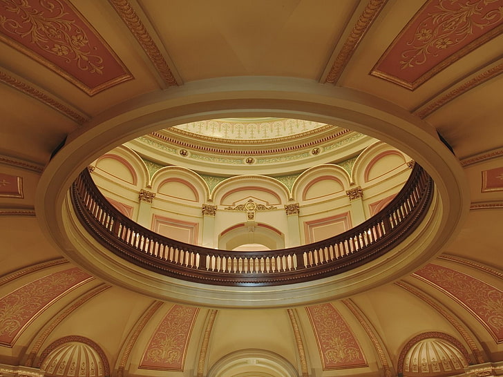 Edificio de cúpula roja y amarilla, interior del edificio del Capitolio, Sacramento, California, Fondo de pantalla HD