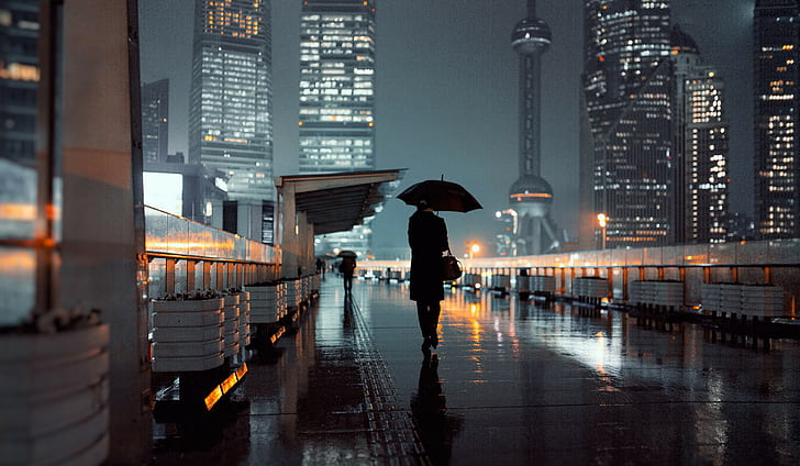 Шанхайская башня, силуэт человека, держащего зонтик, улица, девушка, огни, зонтики, Шанхай, Шанхайская башня, Шанхайская восточная жемчужина, HD обои