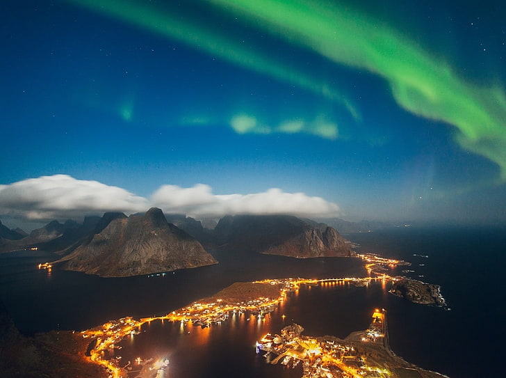 Aurora light, nature, photography, landscape, sea, mountains, town, lights, starry night, Lofoten Islands, Norway, aurorae, HD wallpaper