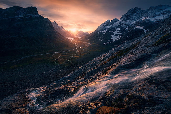 montagne enneigée, nature, paysage, montagnes, vallée, rivière, pic enneigé, criques, ciel, lumière du soleil, Groenland, Fond d'écran HD