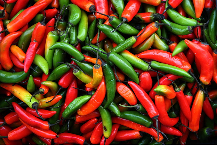 green and red chilis, pepper, heap, ripe, HD wallpaper