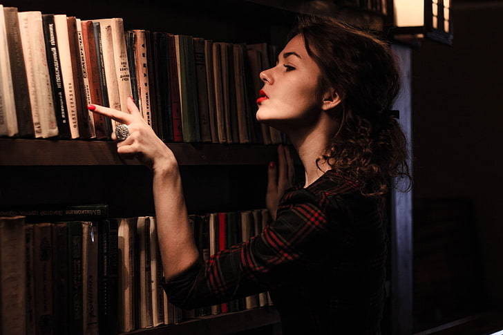 women, library, curly hair, HD wallpaper