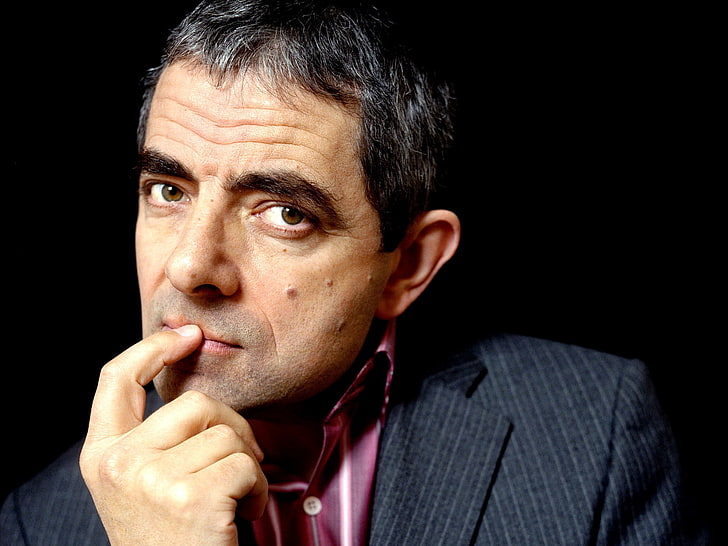 Rowan Atkinson, Rowan Atkinson, Schauspieler, Smoking, grauhaarig, grüblerisch, HD-Hintergrundbild