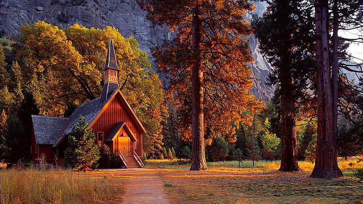 lövfällande, Yosemite National Park, USA, Kalifornien, Yosemite Valley, Yosemite Valley Chapel, timmerstuga, landskap, skog, natur, kyrka, skog, nationalpark, träig växt, träd, höst, löv, HD tapet