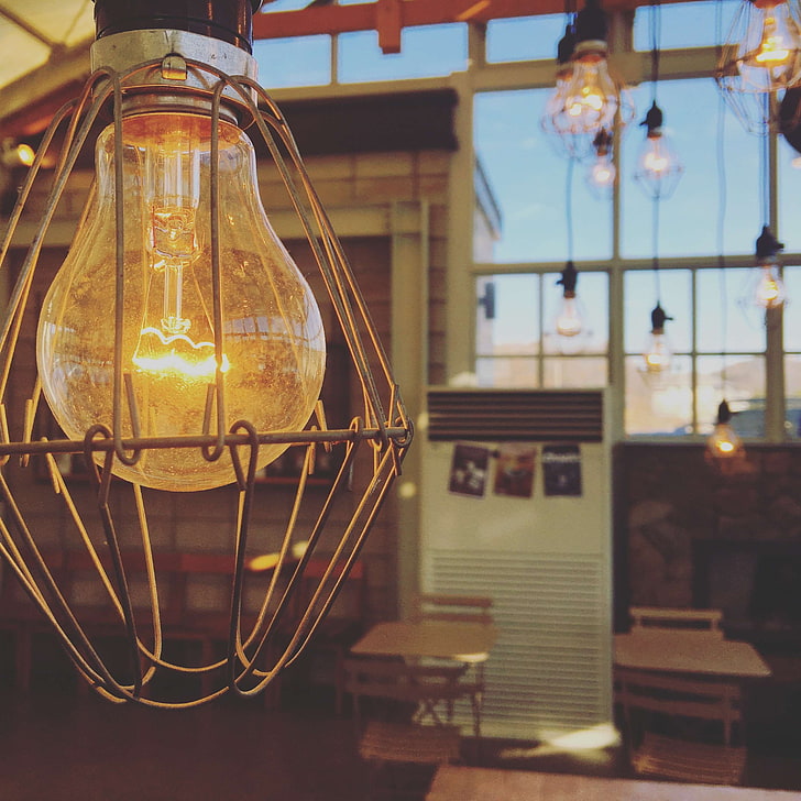 aircon, architecture, bulbs, caf, chairs, close up, decoration, design, electric, electricity, energy, hanging, illuminated, incandescent, indoors, interior, lantern, light bulb, lighting, power, tables, warmth, windo, HD wallpaper