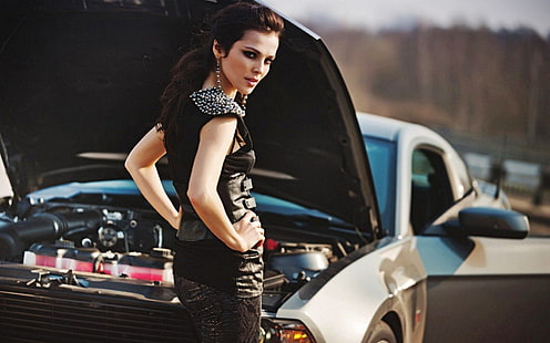 Сати Казанова, модел, кола, жени, брюнетка, жени с коли, гледайки назад, HD тапет HD wallpaper