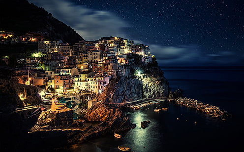 Italia, Cinque Terre, costa, casa, acantilado, luces nocturnas, Italia, Cinque, Terre, costa, casa, acantilado, noche, luces, Fondo de pantalla HD HD wallpaper