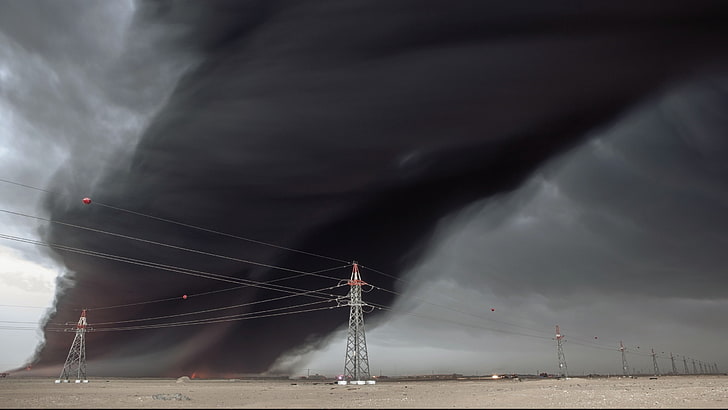 pilone di elettricità in metallo grigio, deserto, filo, tornado, fuoco, palo pratico, Sfondo HD