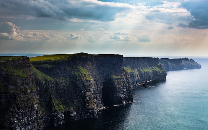 green mountain, nature, landscape, cliff, Ireland, Cliffs of Moher (ireland), clouds, sea, wildlife, HD wallpaper